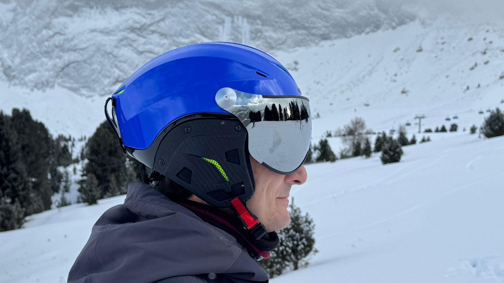 Nevo helmet, gloss-finish carbon fibre, grey edge trim